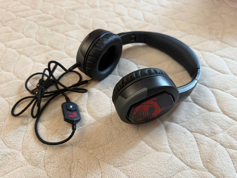 мини бильярд, игровые наушники MSI GH30 5