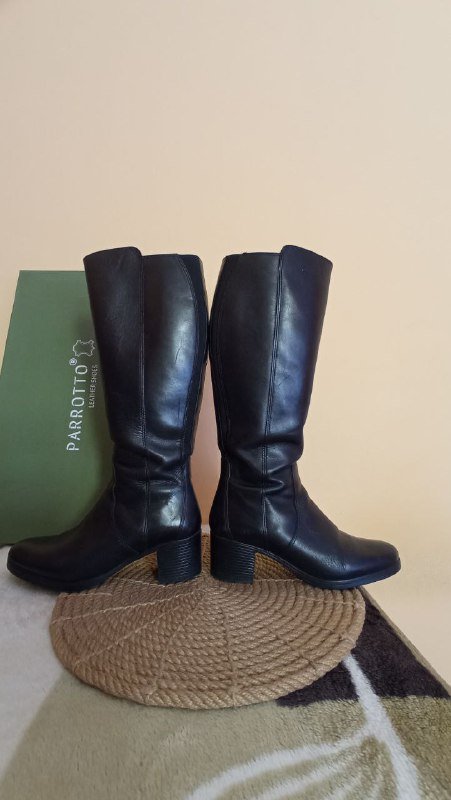 Черные кожаные женские сапоги размер 41 3