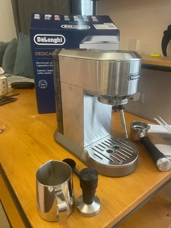Рожковая кофемашина De’Longhi 1
