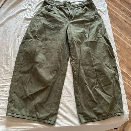 Женские джинсы Bershka