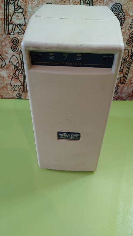 Блоки бесперебойного питания APC Back-UPS 525, Tripp-lite internet 700i 7