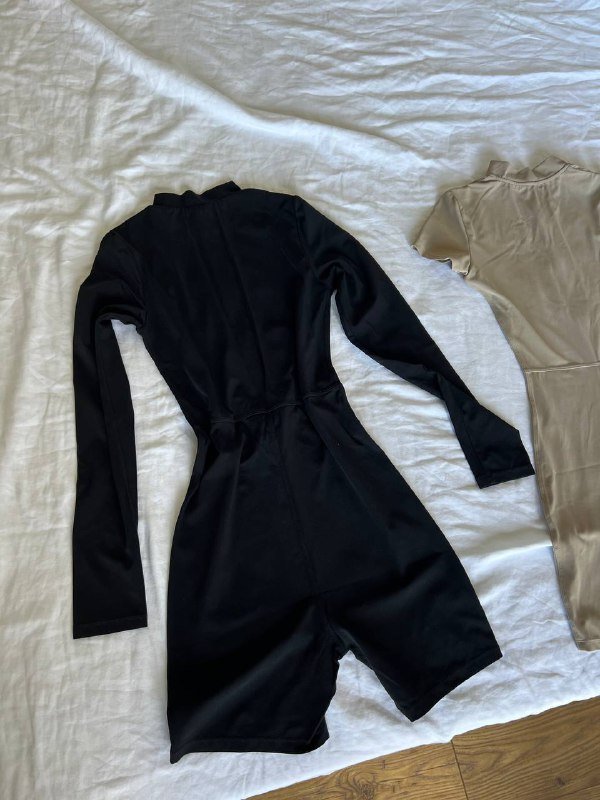 черный комбинезон, бежевый комбинезон, размер S 4