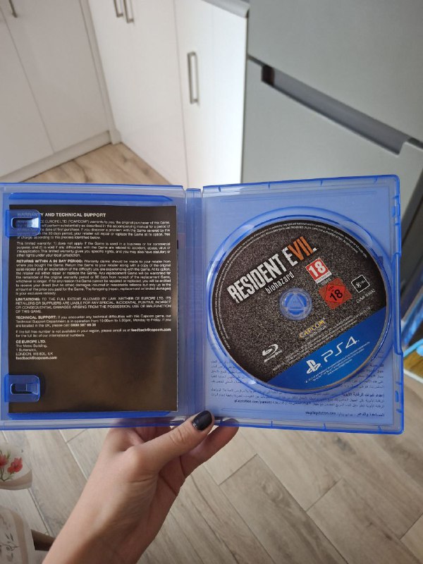 Диски PS4 Tekken 7, Resident Evil 7 4