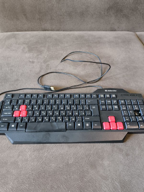 Mac Studio M1 Max, Lenovo Thinkpad P15s, клавиатура, мышь, монитор, Mi Band 8, WiFi усилитель, блок питания, веб-камера 4