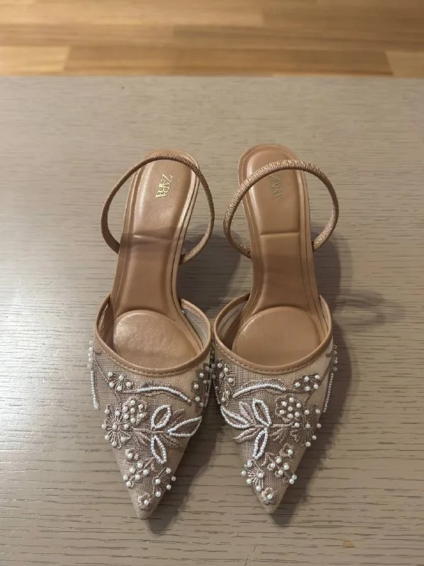Кроссовки OYSHO, босоножки Zara 1