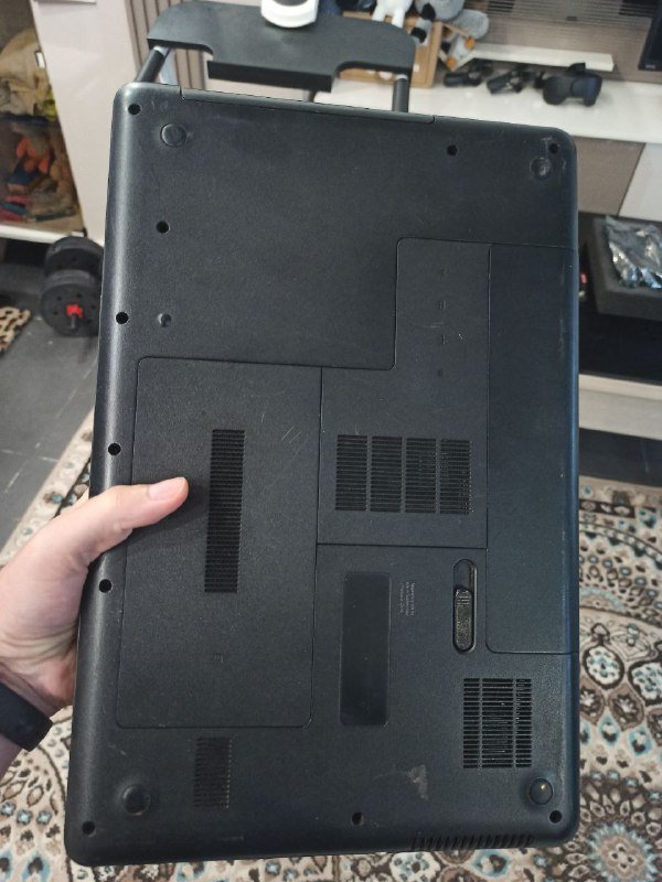 Сломанный ноутбук HP 635, видеокарта Radeon Vega RX 64, материнская плата Asus ROG Crosshair VIII Hero 2