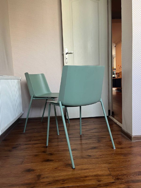 Два мятных стула 3