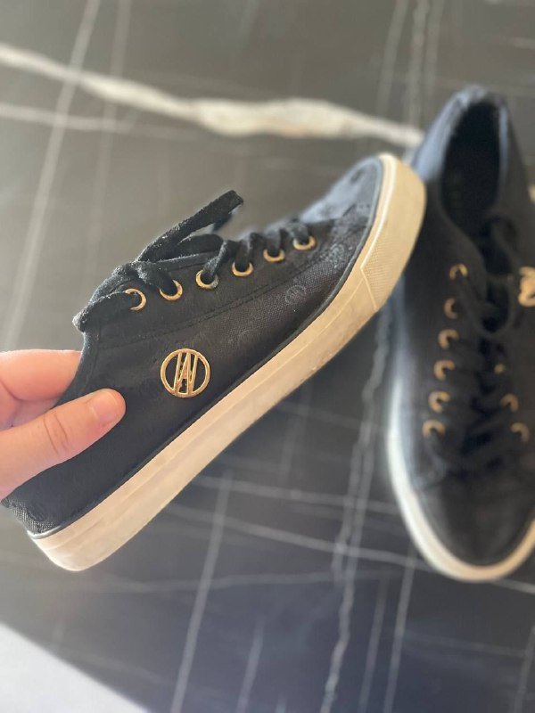 Классические мужские кроссовки 39 размер 2