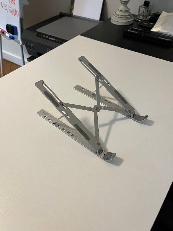 Поставка для ноутбука