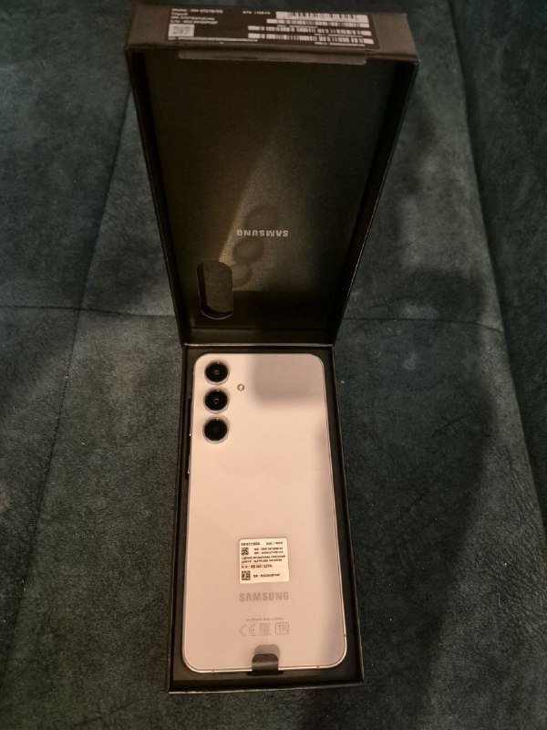 Samsung S24 FE 8/128 Гб 2