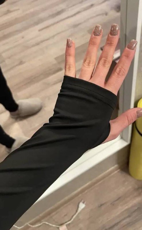 Женская спортивная водолазка и черные лосины 7