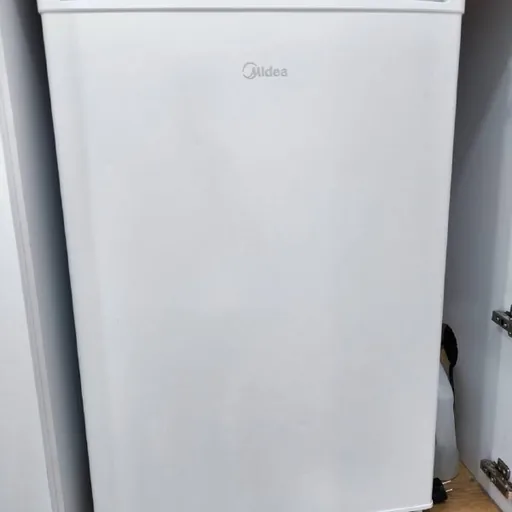 Однокамерный холодильник Midea