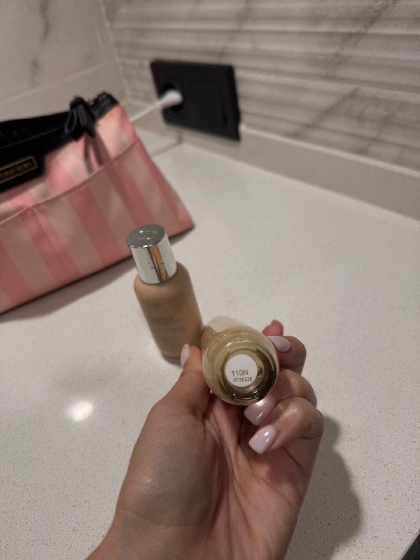 тональный крем Dior, Clarins 3
