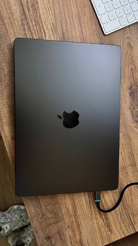 Apple Macbook Pro 14.2" M3 Pro 2023 MRX33 с неисправным экраном 2