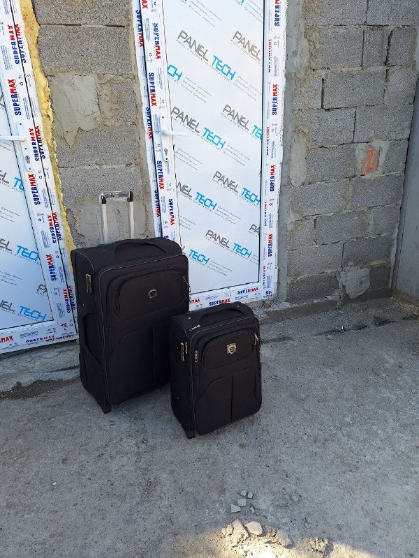 Большой чемодан, Маленький чемодан