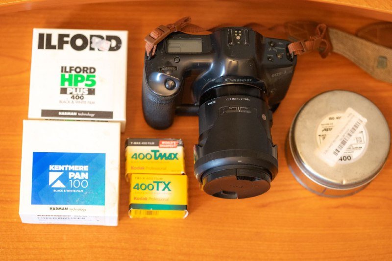 Пленочная камера Canon EOS 1 с объективом Sigma Art 35mm f1.4 и пленками