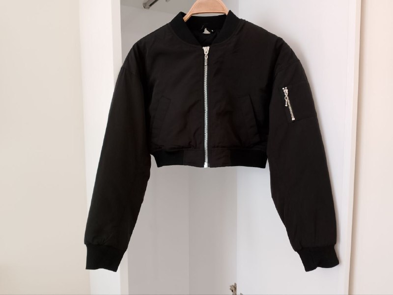 Укороченный бомбер от H&M, новый, размер XS-S