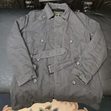 Кушетка, гантели, кольцевая лампа, софтбоксы, штативы, куртки 6