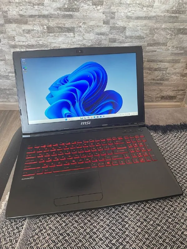 MSI GL62MVR 7RFX Gaming 1