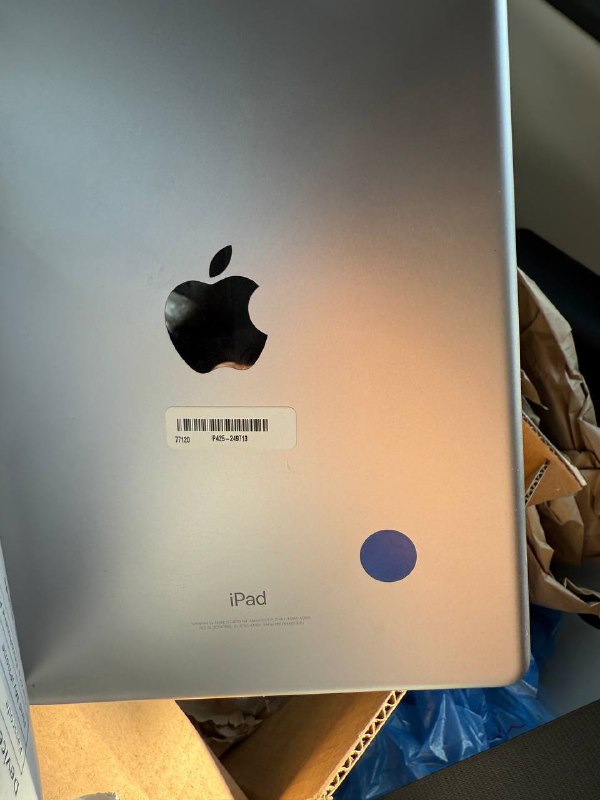 IPad 6th generation 32GB Silver, AirPods 2 Original 2