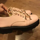 Розовые женские туфли на завязках 3
