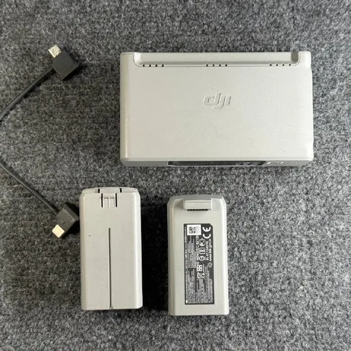 2 оригинальных аккумулятора DJI Mini 2, зарядный хаб, кейс