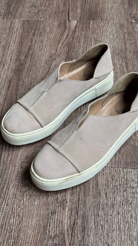 Челси ботинки, слипоны Elle, босоножки Bata, мужские и женские штаны Dickies 2