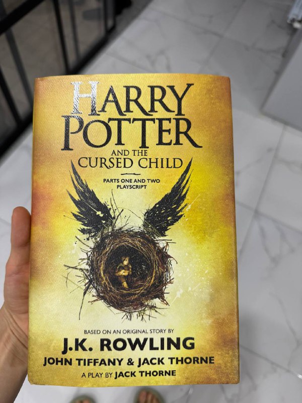 Harry Potter and the Cursed Child в твердой обложке 2