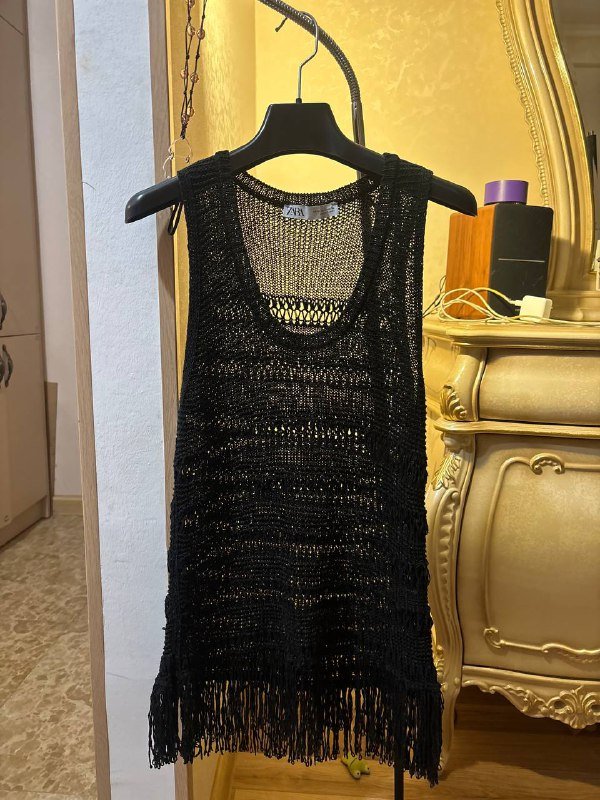 Вязаный удлиненный топ, прозрачная блузка, блузка-корсет, блузка-кимоно, шорты Champion, свитер flame, ботинки New Rock, шорты Top Secret, кожаная куртка