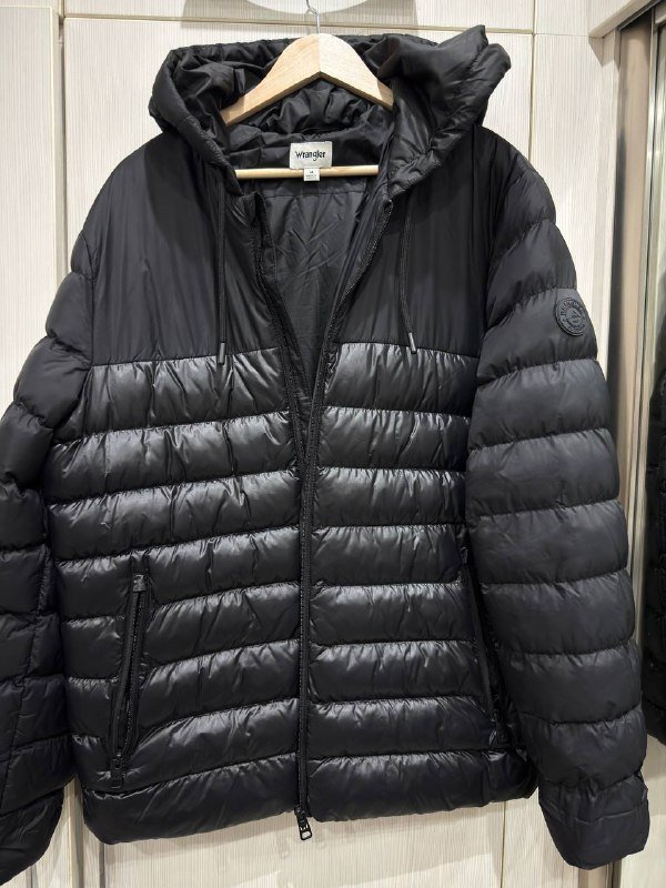 Куртка H&M, Куртка женская Nike, Босоножки черные