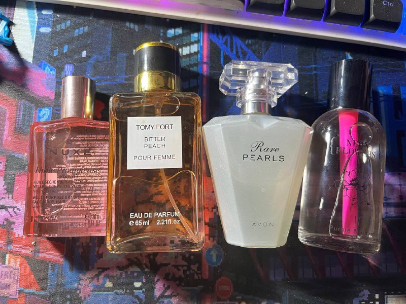 духи, пластинки, кольцо, серьги, фигурки, подвеска, сумка, чехол Iphone 13