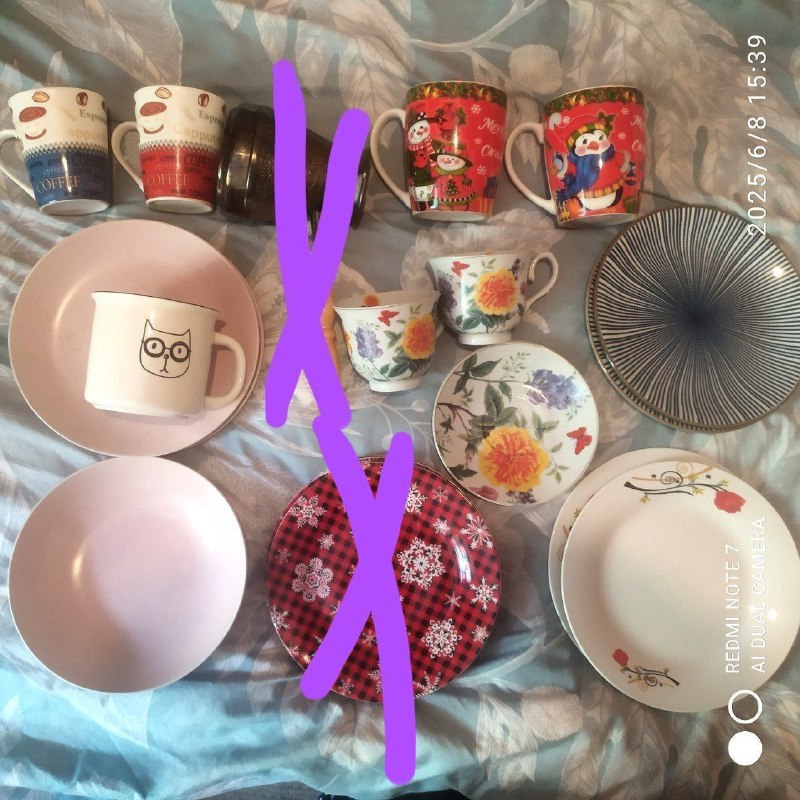 кастрюли, сковороды, чашки, тарелки, графины, бутылки, кухонные принадлежности 5