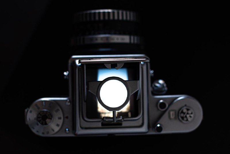 PENTACON Six TL camera with Carl Zeiss Biometar 80mm f/2.8 lens 4
