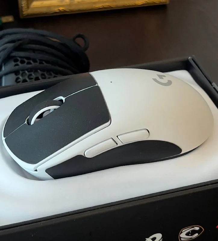 Logitech G Pro X Superlight 2 мышь 1