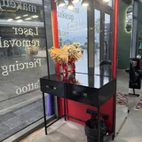 Столик для макияжа, барный стул, маникюрный стол, лампа, вытяжка, кресла 1