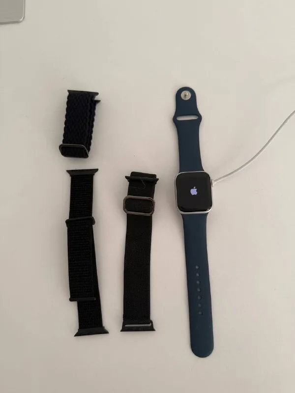 Apple Watch SE 2-го поколения, ремешки 1