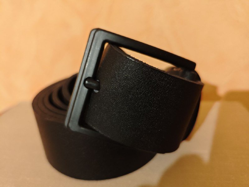 Кожаные женские и мужские ремни