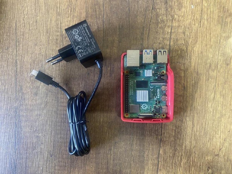 Raspberry Pi4 2GB в корпусе с питанием 2