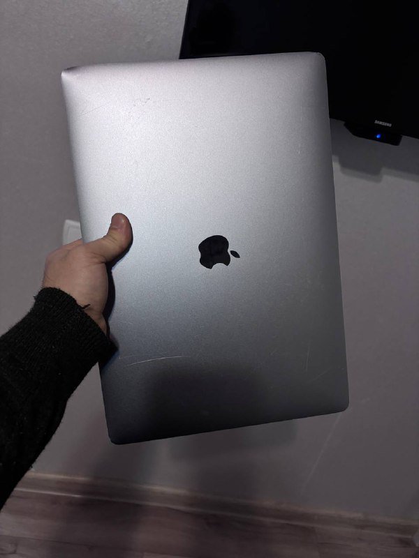 Macbook Pro 2018 i7 32GB 500GB SSD 4