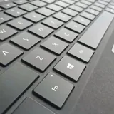 Microsoft Surface Pro 5 с клавиатурой и зарядным устройством 6