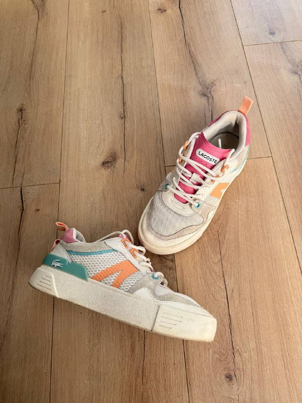 Шорты Pink S, Топ S, Ночнушка, Джинсы Zara S, Топ Oysho M, Белый дом костюм, Lacoste кеды 37, Дубленка S-M, Лонг S-M, Унисекс худи Zoho oversize 7