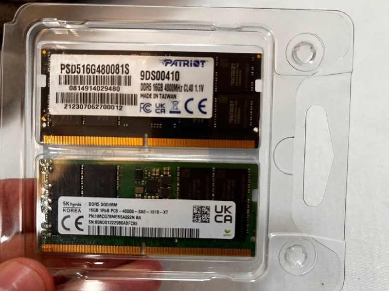 Плашки ноутбучной памяти 32GB DDR5 4800MHz