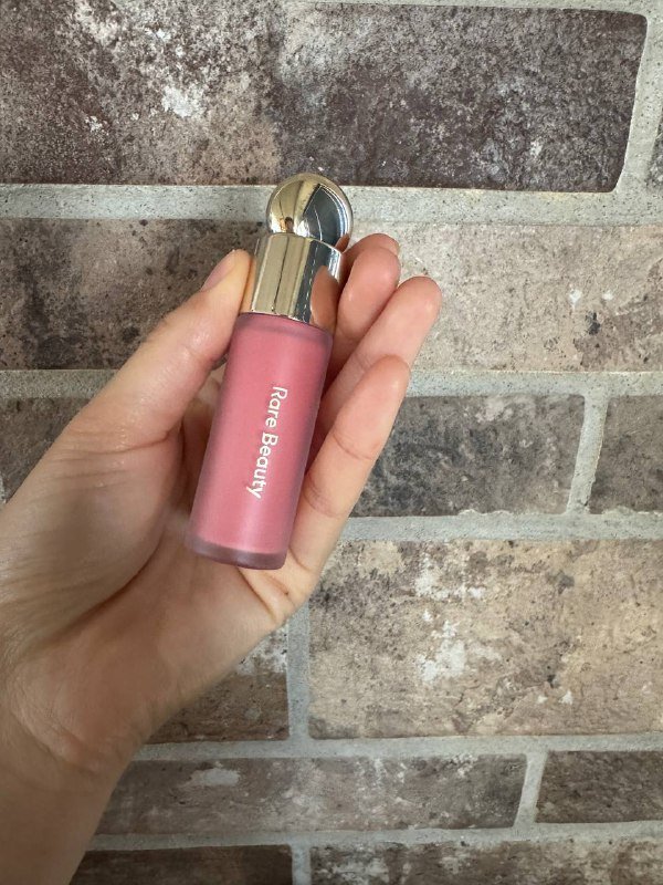 Мерный стакан, овощечистка, венчик, терка, нож, форма, кофта, рубашка, джинсы, железо, витамин Д, санитайзер, румяна 9