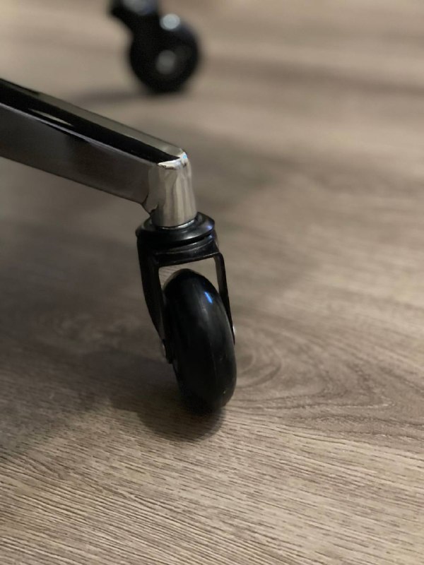 монитор Acer Nitro, кронштейн, стол, кресло, коврик, обогреватель 2