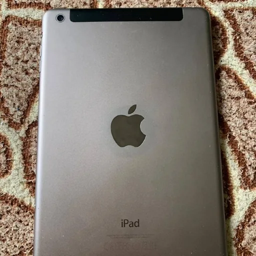 iPad планшет