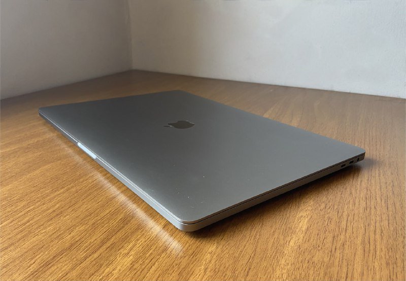 MacBook Pro 2019 i7 32GB 1TB SSD 2