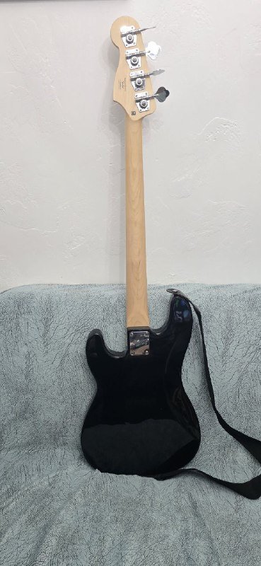 Электро гитара Harley Benton, Бас гитара Squier, Комбоусилитель Fender, Телевизор Xiaomi 55" 4