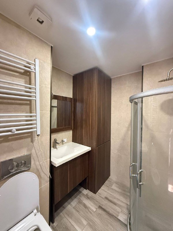 Диван, кровать, шкаф, тумбочки, столы, барная стойка, кухня, гарнитур для ванны