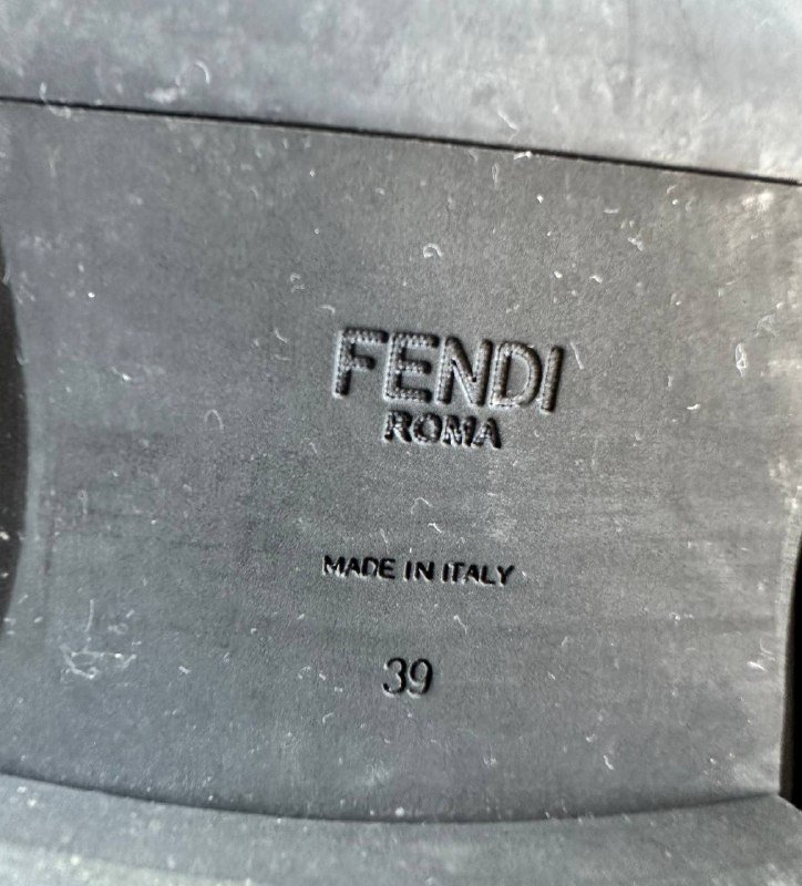 Ботинки Fendi модель Rockoko телячья кожа размер 39 5