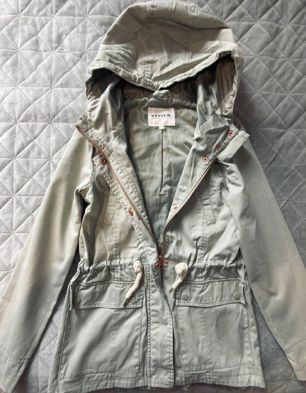 Легенькая парка размер S